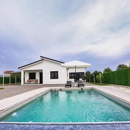Villa Holliday *