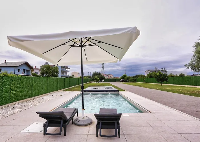 Holliday Villa Tirana