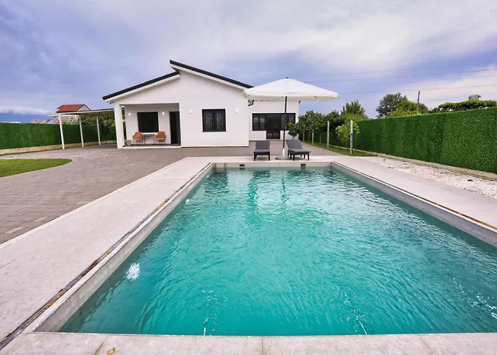 Villa Holliday