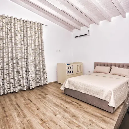 Holliday Villa Tirana