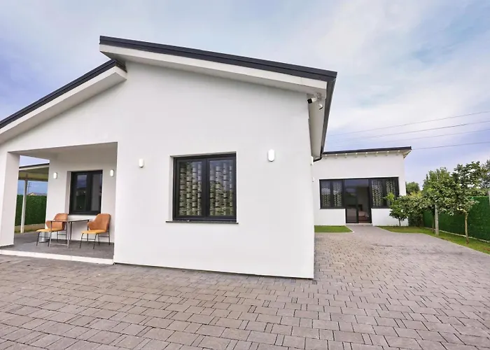 Villa Holliday Tirana